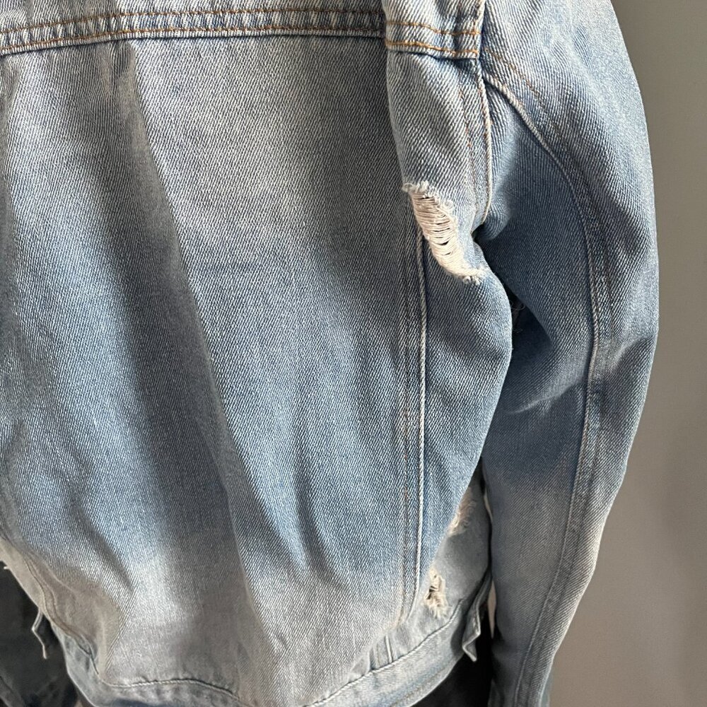 Ci Sono Denim Jacket, Removable Hood, Distressed, Size Large, Style DJK161 - Picture 9 of 10